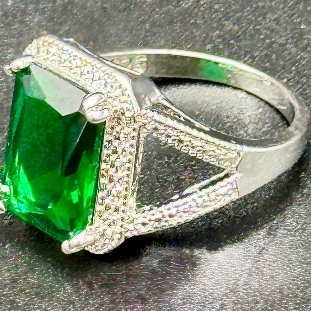 Silver Tone Statement Ring Rectangle Green Cut Ge… - image 2
